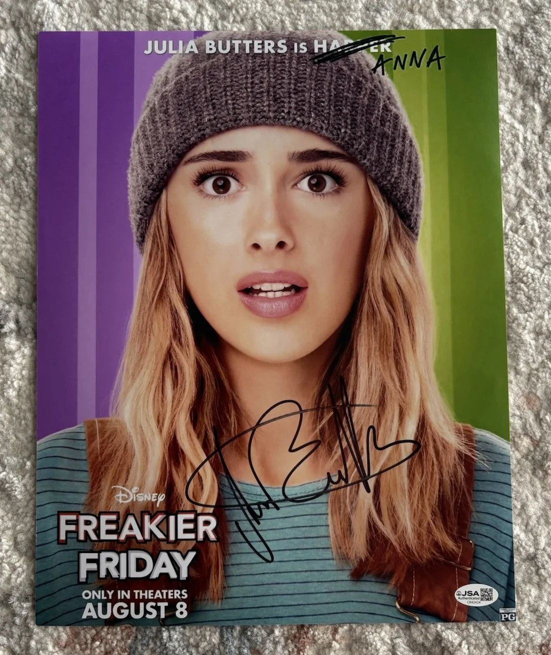 Julia Butters — Julia Butters Signed Autographed 11x14 Photo Freakier Friday Anna JSA COA, image 2