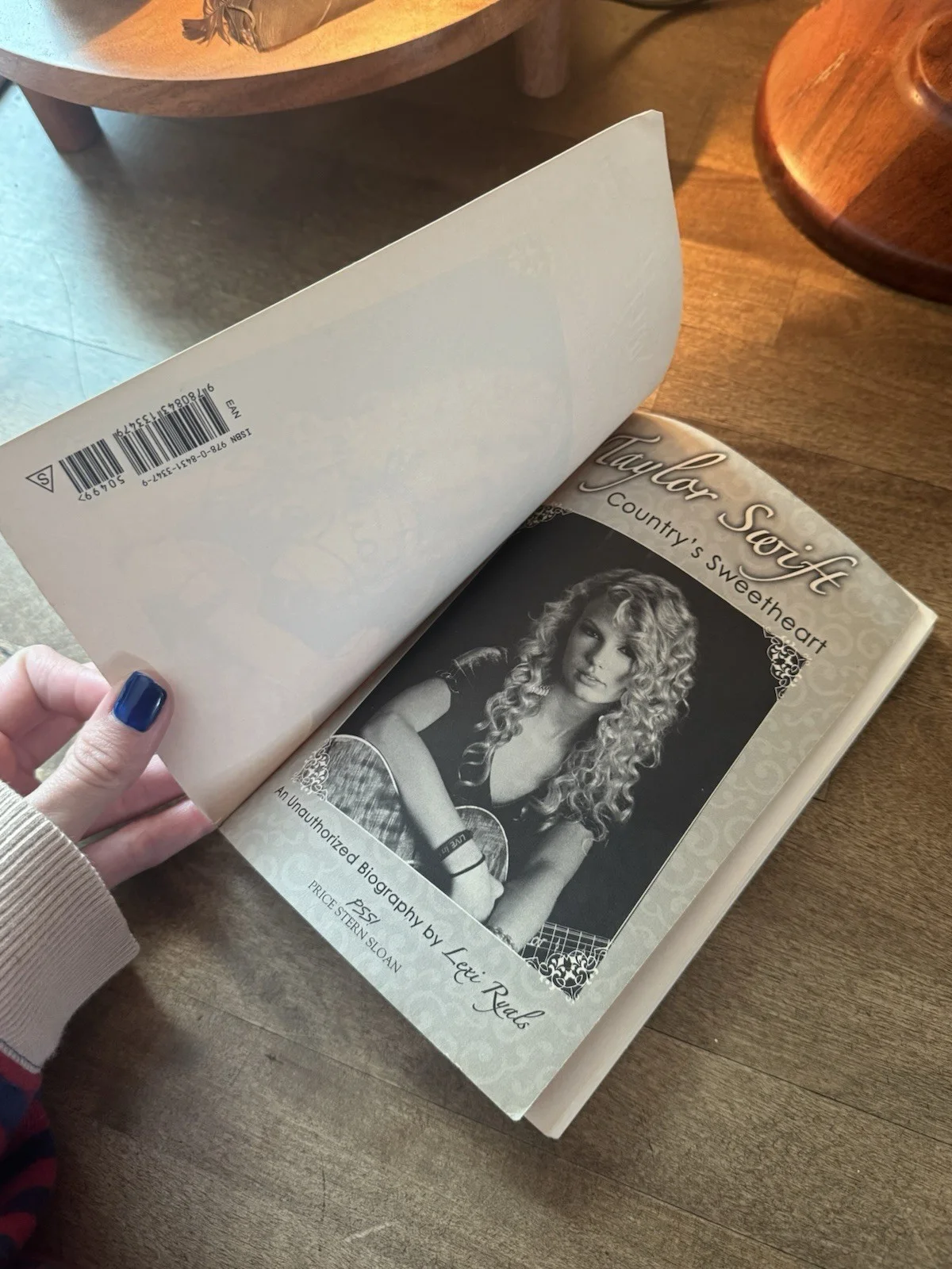 Taylor Swift Signed Book Country’s Sweetheart Autographed Personalized Early Era, image 3