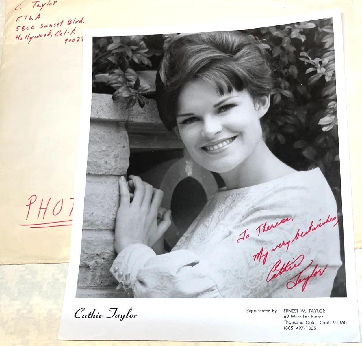Cathie Taylor — Cathie Taylor Signed Autographed 8x10 Photo w/Orig. Envelope from July 18, 1969, изображение 2