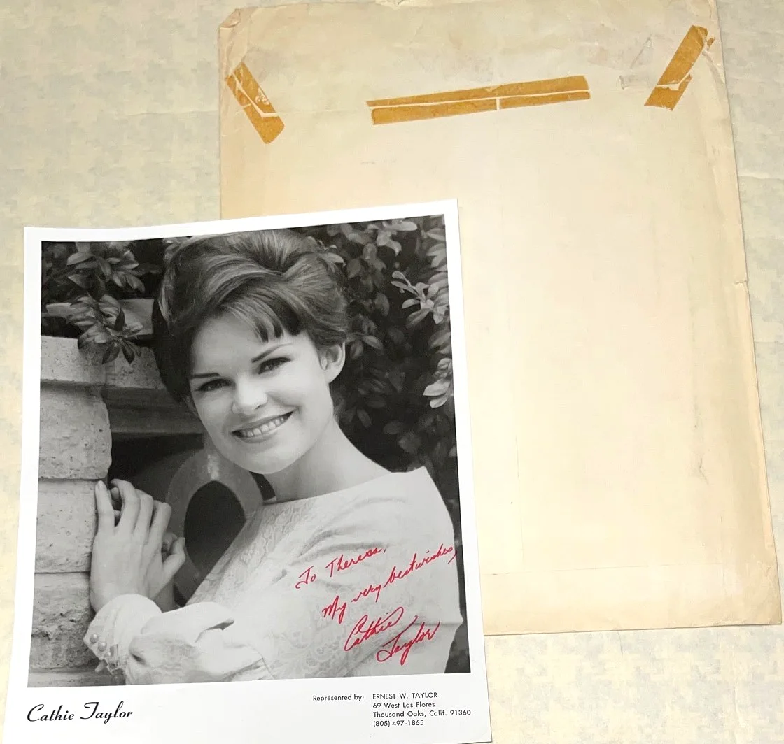 Cathie Taylor — Cathie Taylor Signed Autographed 8x10 Photo w/Orig. Envelope from July 18, 1969, изображение 5