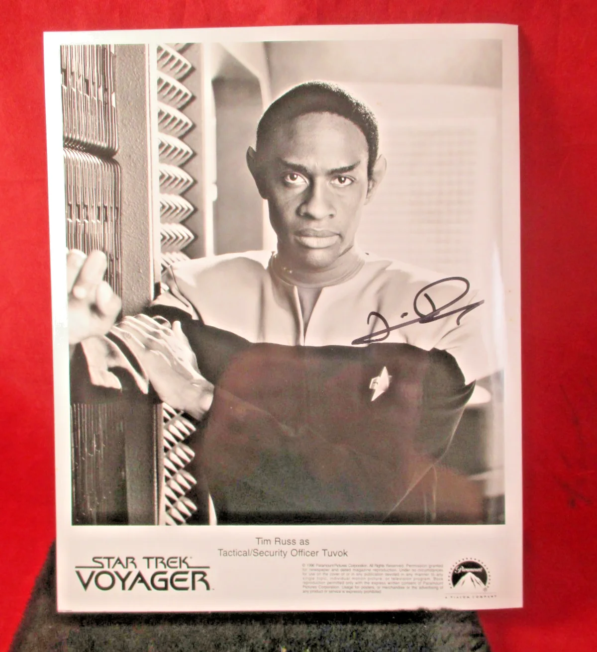 TIM RUSS — TIM RUSS (STAR TREK VOYAGER) AUTOGRAPHED 8 x 10 PHOTO~