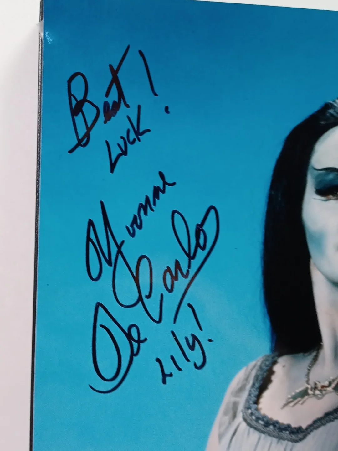 60's Munsters Actress Yvonne DeCarlos "Lily" Autographed Photo 8 x 10 RRP 445, изображение 2