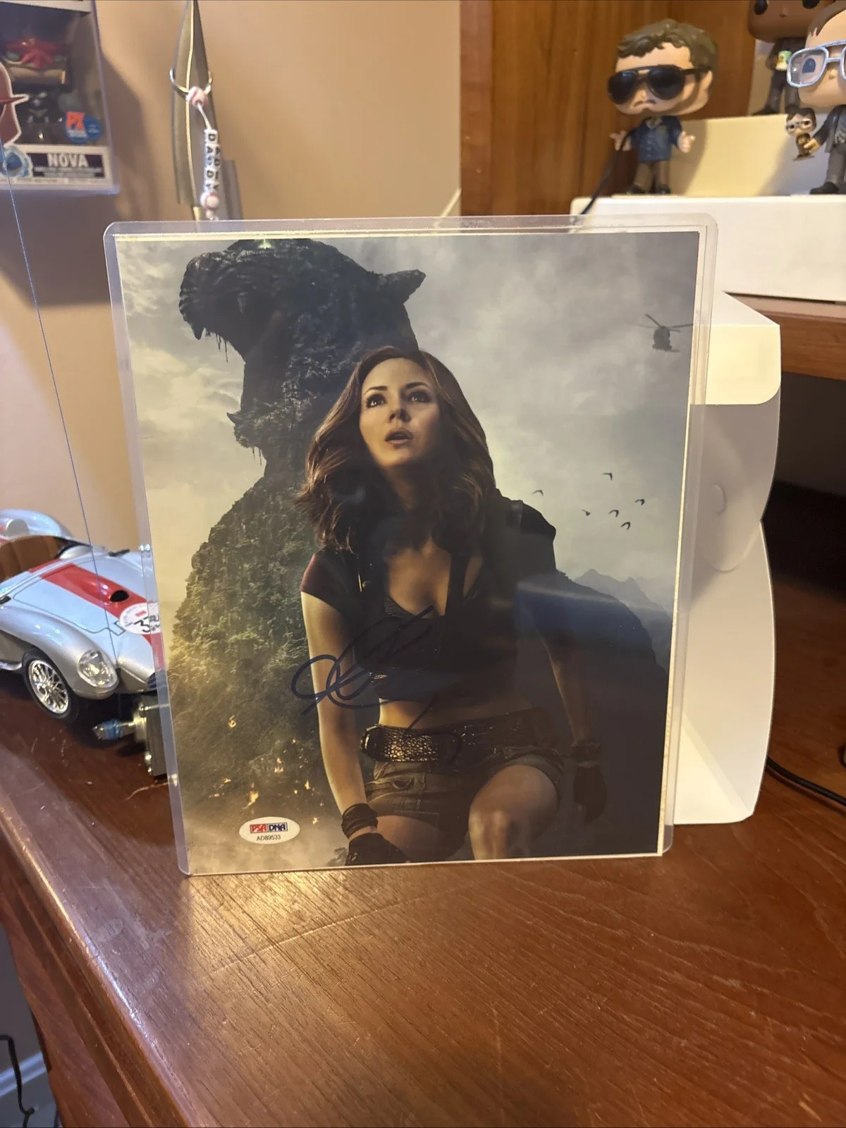 Karen Gillan — Karen Gillan Jumanji 8x10 Signed Photo JSA Certified Autograph