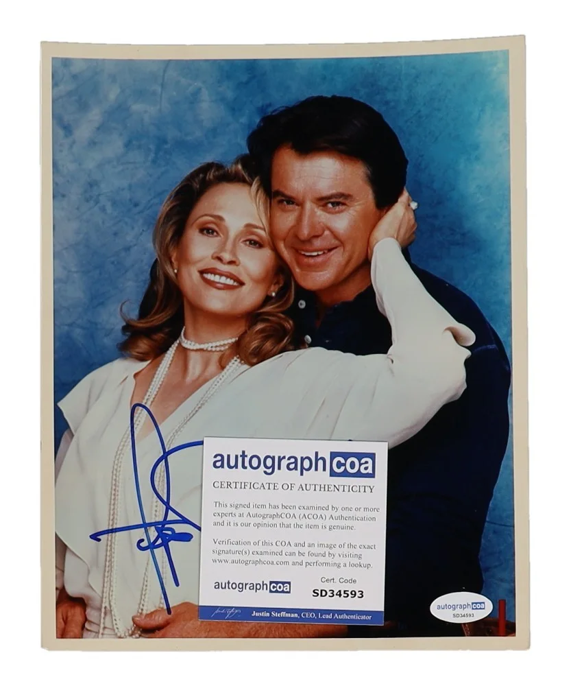 Faye Dunaway — Faye Dunaway Autographed 8x10 Photo...AutographCOA Authenticated!!, image 2