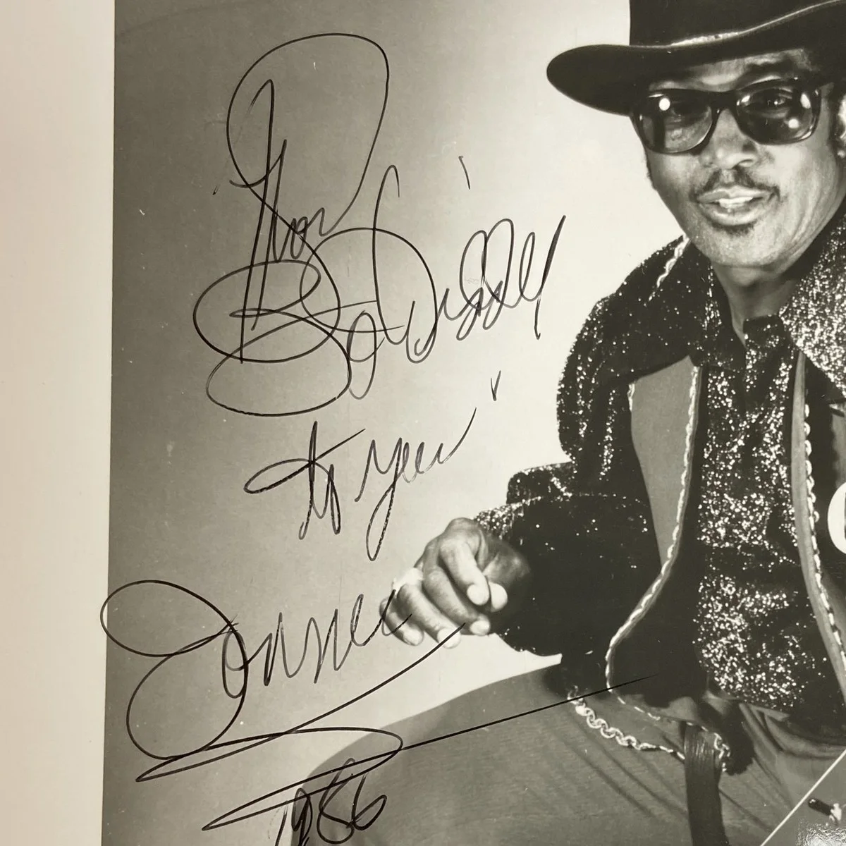 BO DIDDLEY Autographed Signed 8x10 Black & White Promo Photo To JOHNNY TILLOTSON, изображение 2