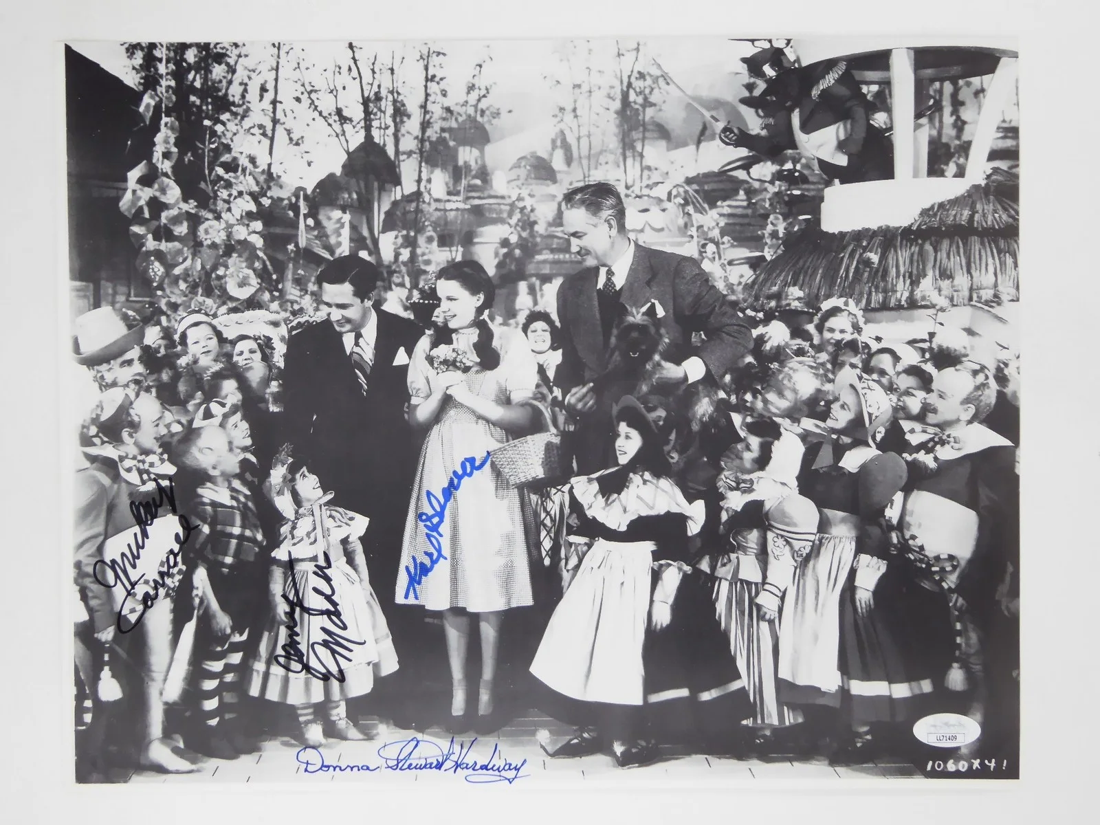 Mickey Carroll — Wizard Of Oz Signed 11x14 Photo Mickey Carroll Jerry Maren Hardway +1 JSA COA, изображение 2