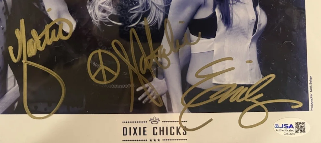 THE DIXIE CHICKS BAND SIGNED 8 x 10 PHOTO with JSA, image 2