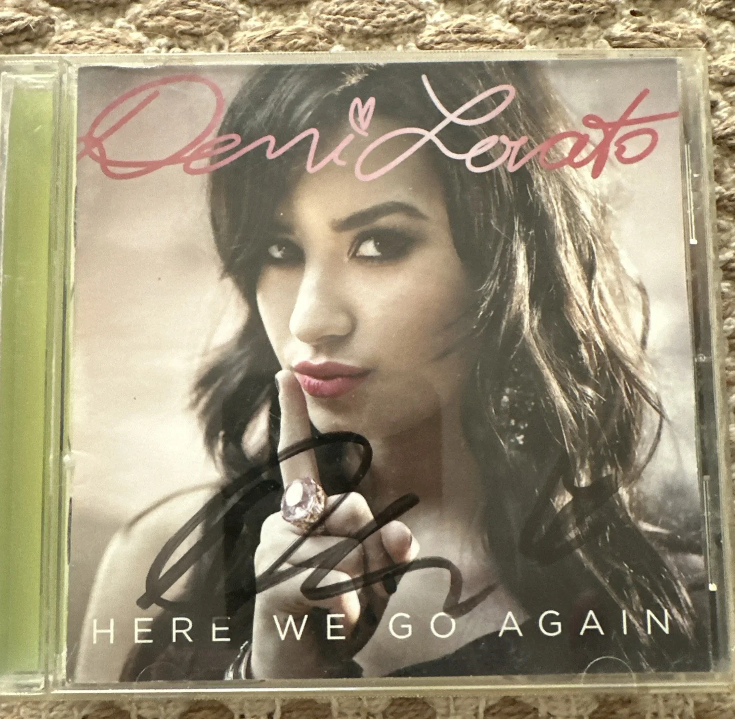 Demi Lovato Signed Here We Go Again CD +2009 Tour Program Booklet And Ticket, image 5