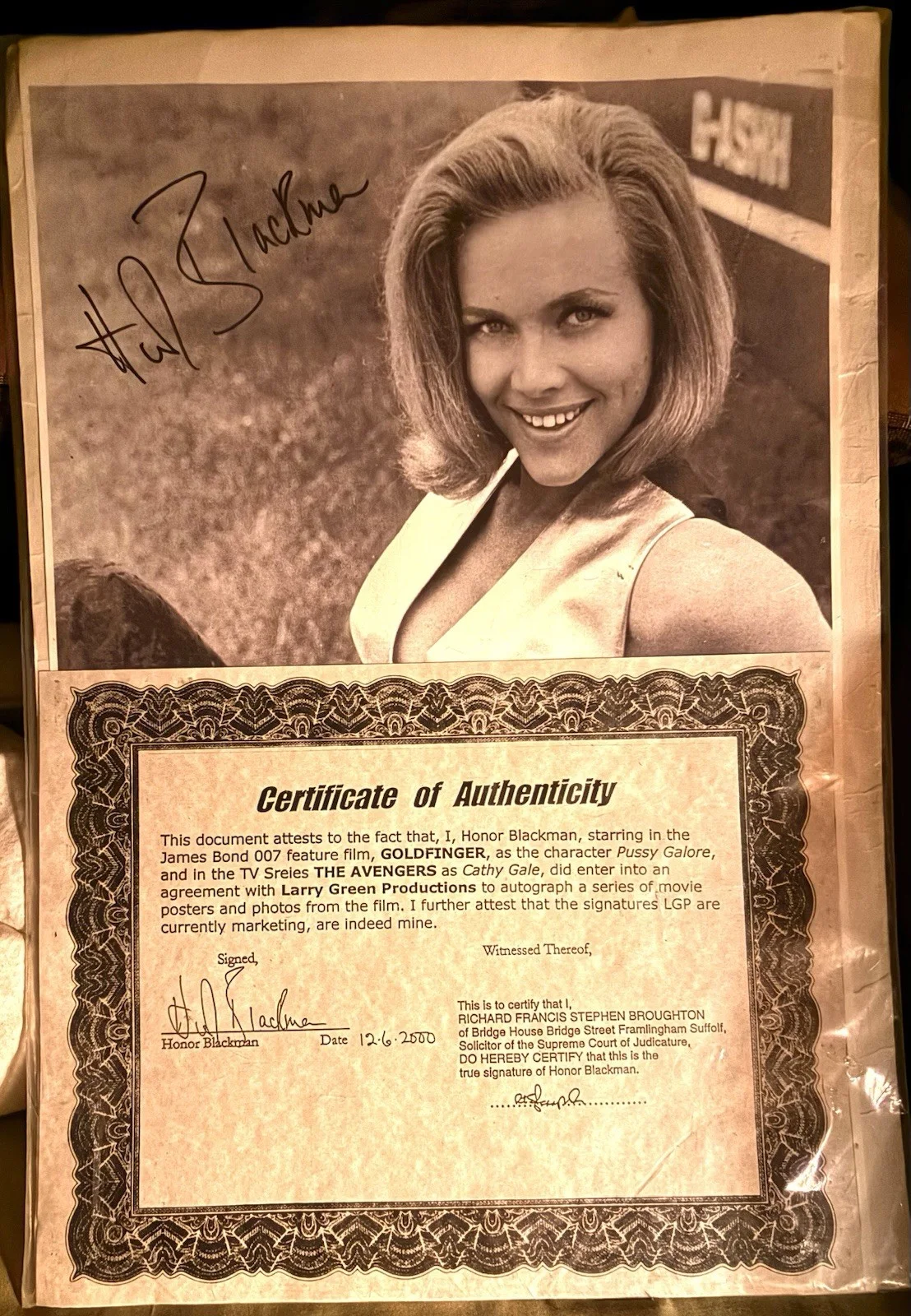 Honor Blackman — Honor Blackman Signed 12x17 Photo Pussy Galore Goldfinger 007 Bond COA Authentic