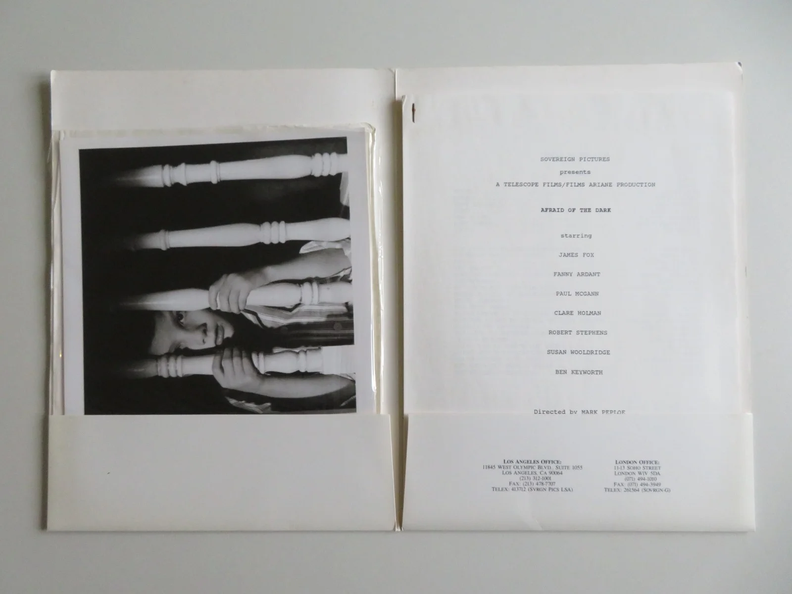 AFRAID OF THE DARK PRESS KIT 1991 JAMES FOX FANNY ARDANT PAUL MCGANN, изображение 2