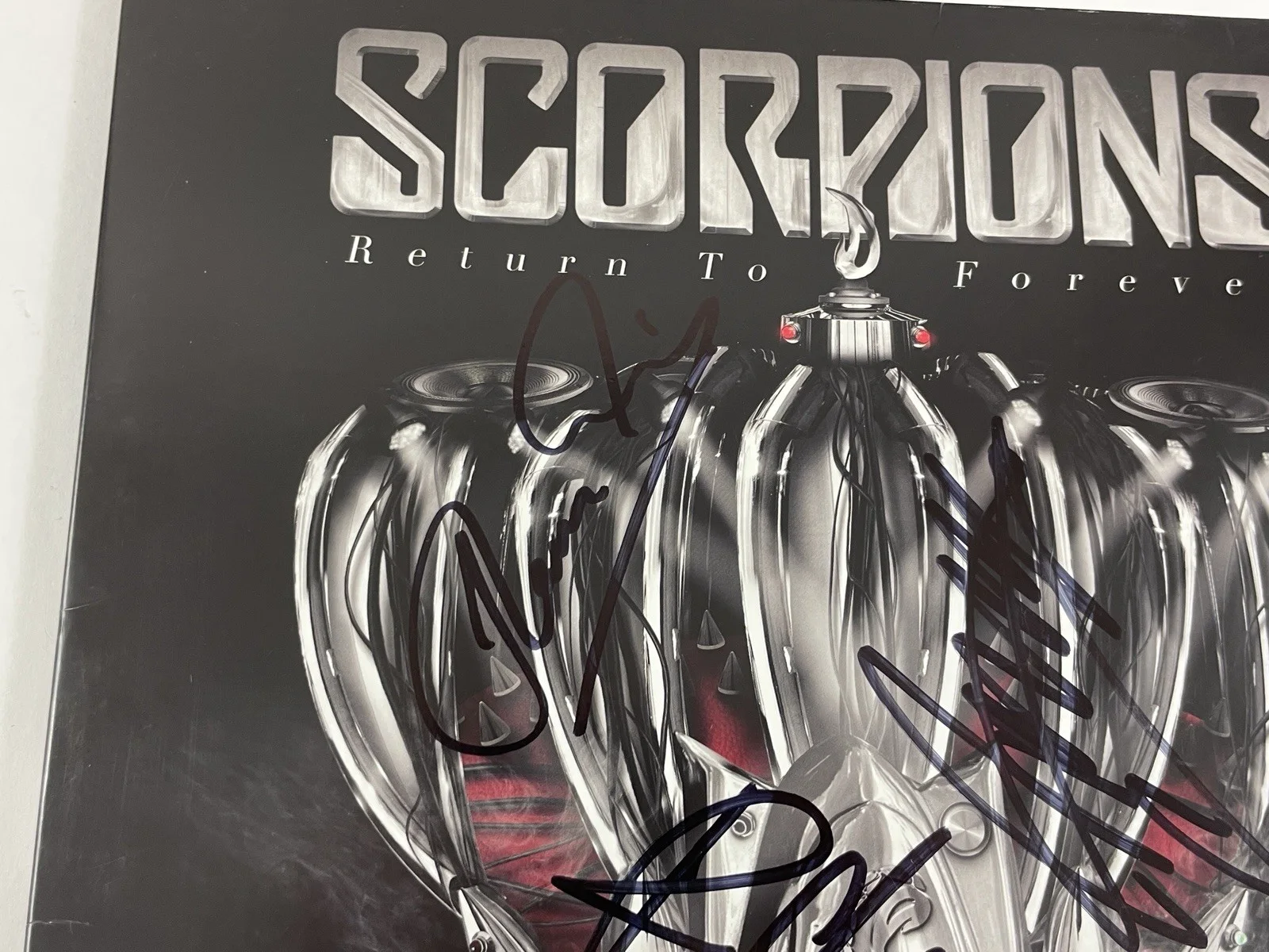 The Scorpions Band Signed Return to Forever Limited Edition Vinyl Album ACOA COA, изображение 2
