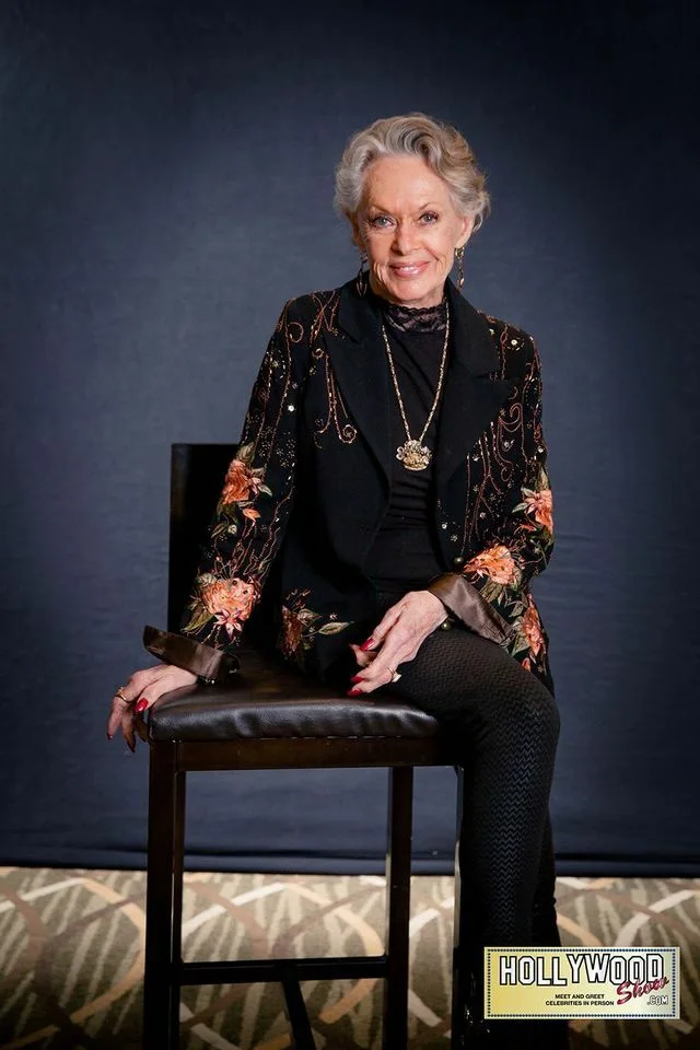 Tippi Hedren The Birds Hitchcock 8X10 Photo #29 signed at the Hollywood Show, изображение 2
