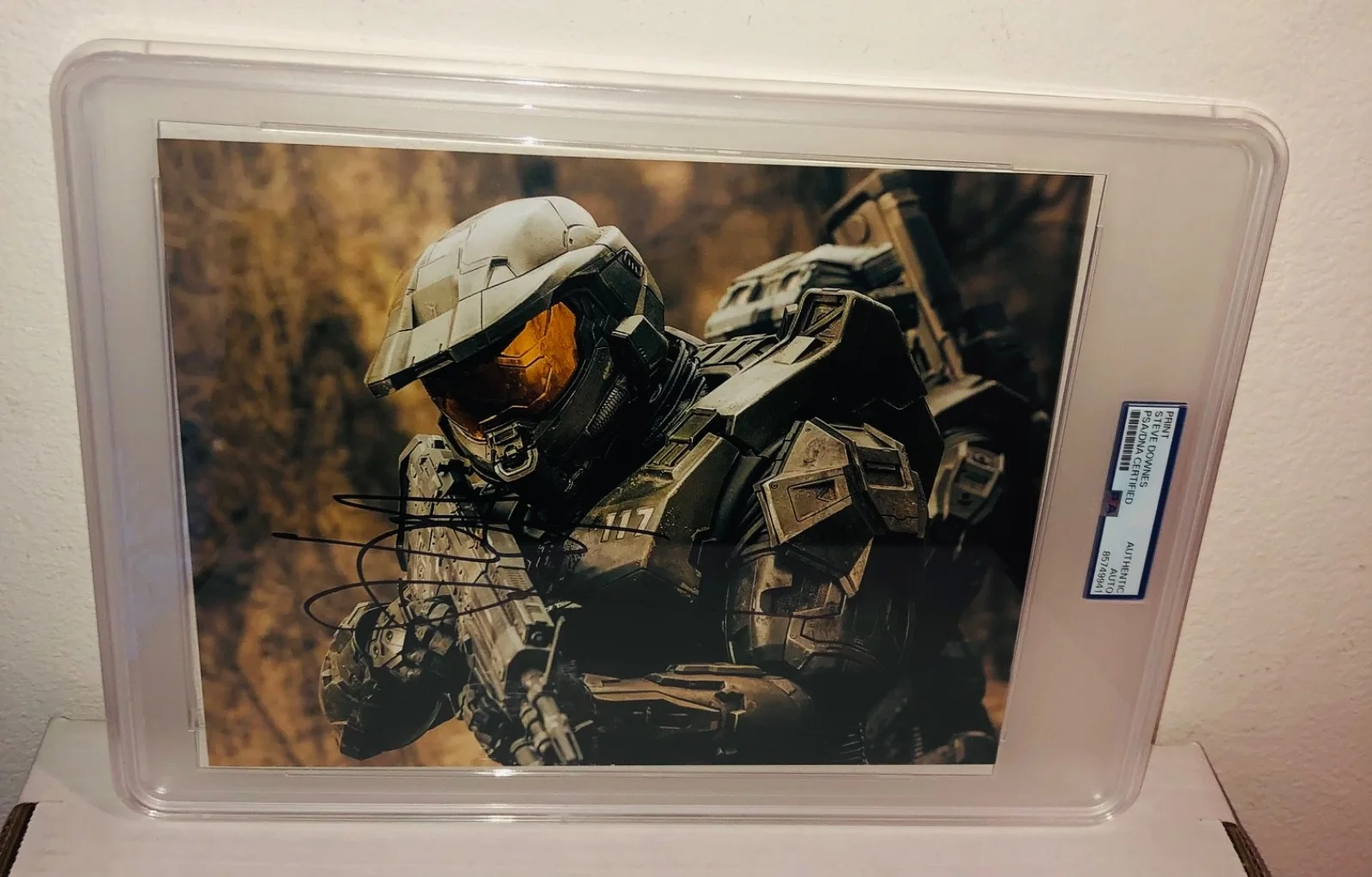 Steve Downes — Steve Downes Master Chief Halo Signed 8x10 Photo PSA Encapsulated RARE