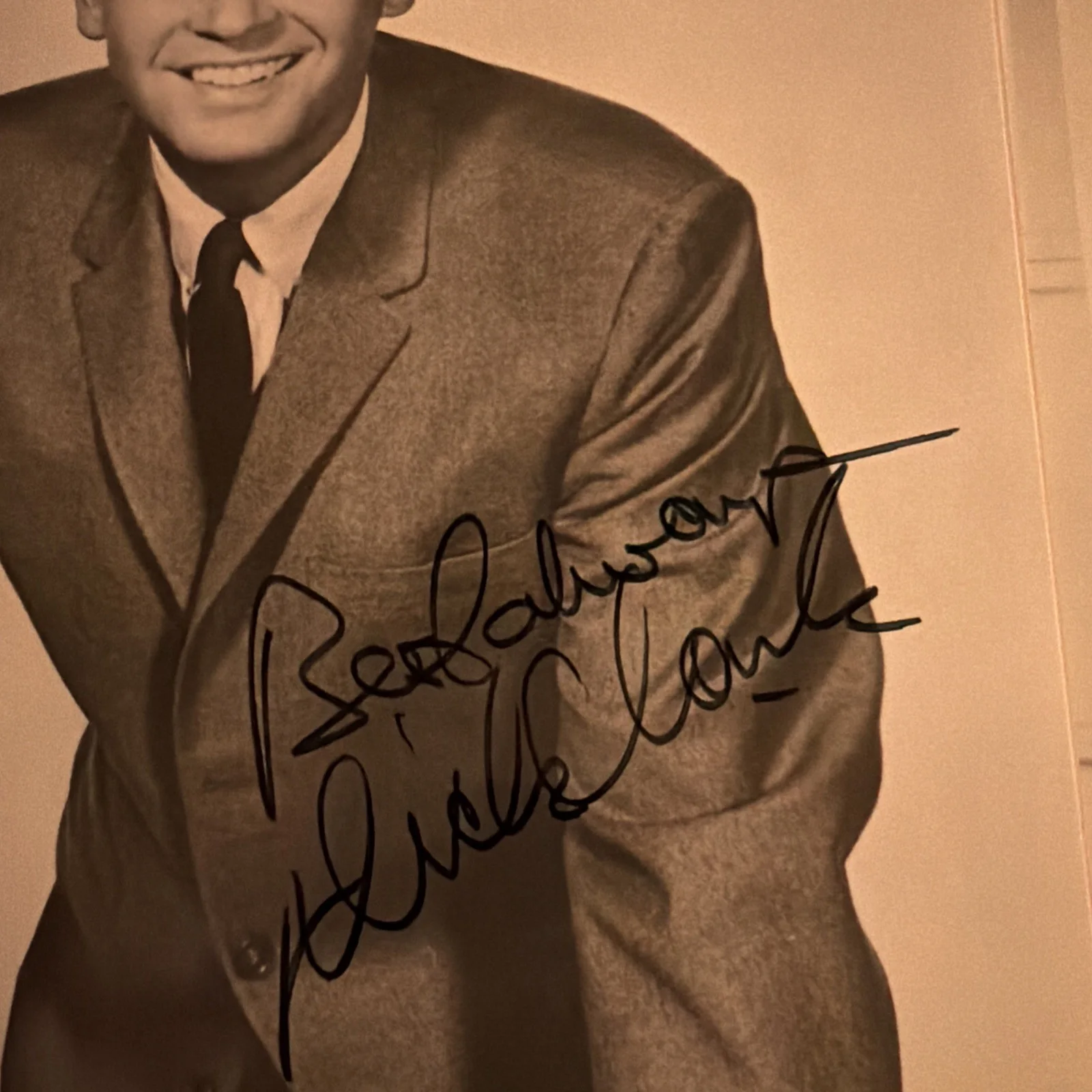 Dick Clark Signed Vintage B&W Photo – American Bandstand Host Autograph, image 3