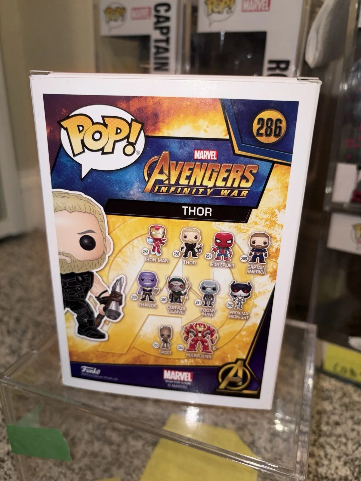 Chris Hemsworth — CHRIS HEMSWORTH Signed THOR 286 Funko Pop MARVEL Infinity War GITD SWAU QR COA, image 3
