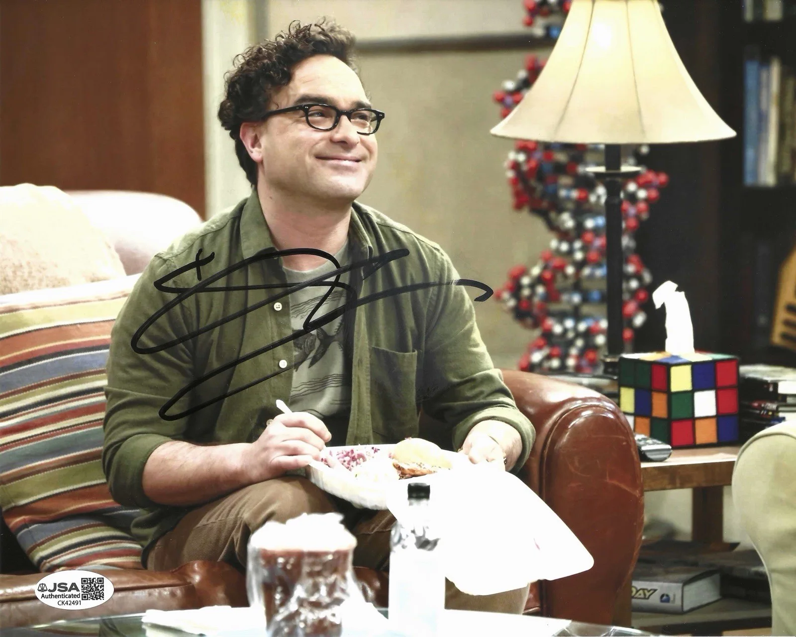 JOHNNY GALECKI — JOHNNY GALECKI SIGNED 8x10 PHOTO BIG BANG THEORY LEONARD HOFSTADTER w/JSA COA!, изображение 2