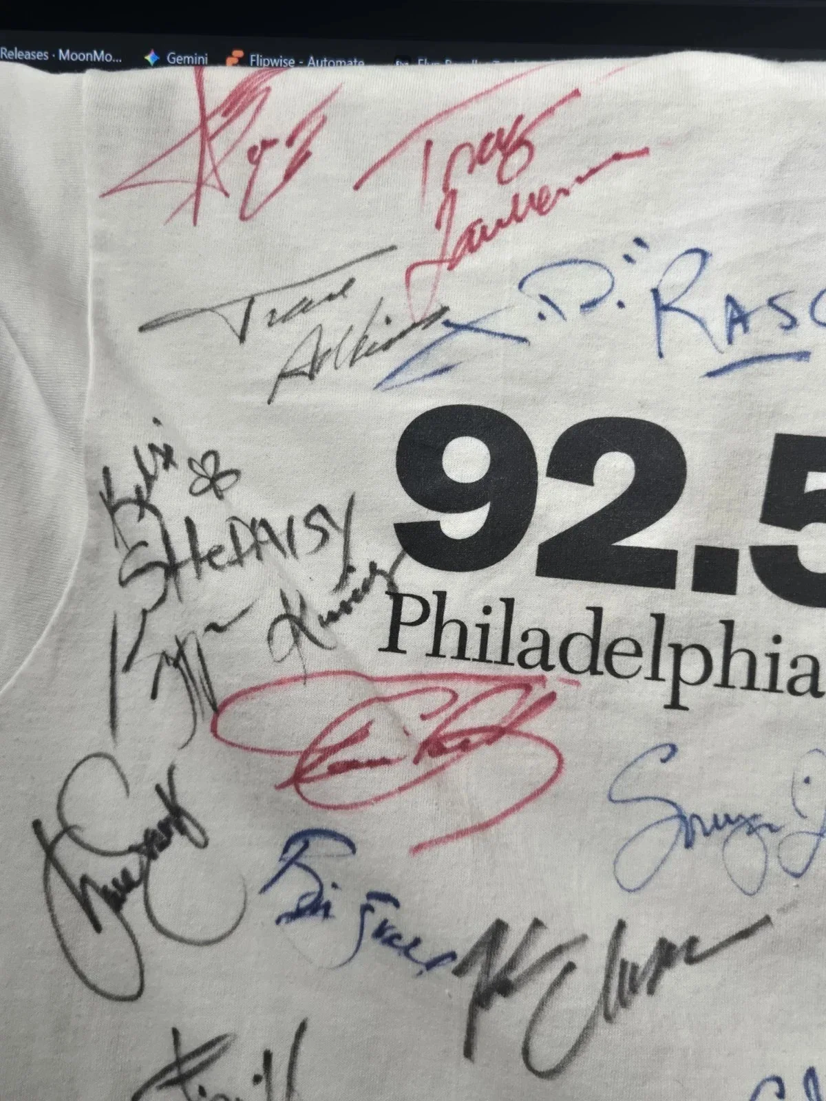 RADIO STATION SHIRT signed 30x country singers BECKETT qo TRACE ADKINS CHESNEY+, изображение 2