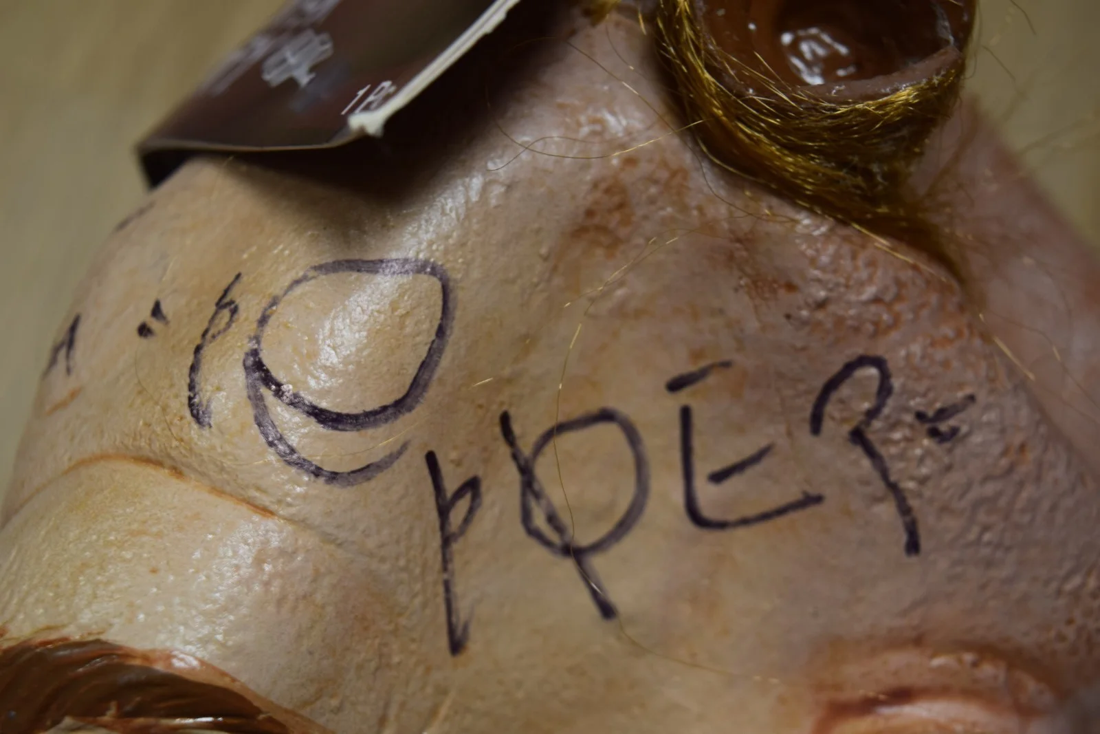 Naomi Grossman — SIGNED Naomi Grossman Pepper American Horror Story Full Head Mask Beckett COA, image 3