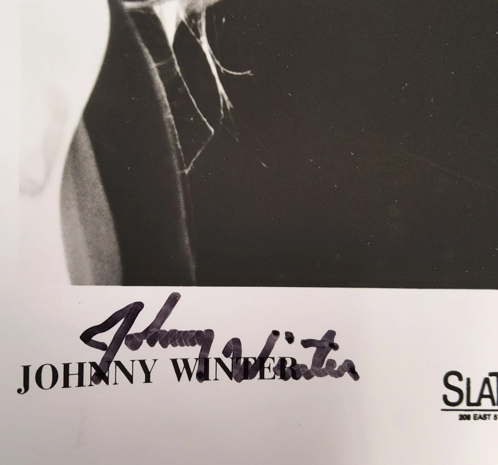 Johnny Winter SIGNED Photo 8x10, image 2
