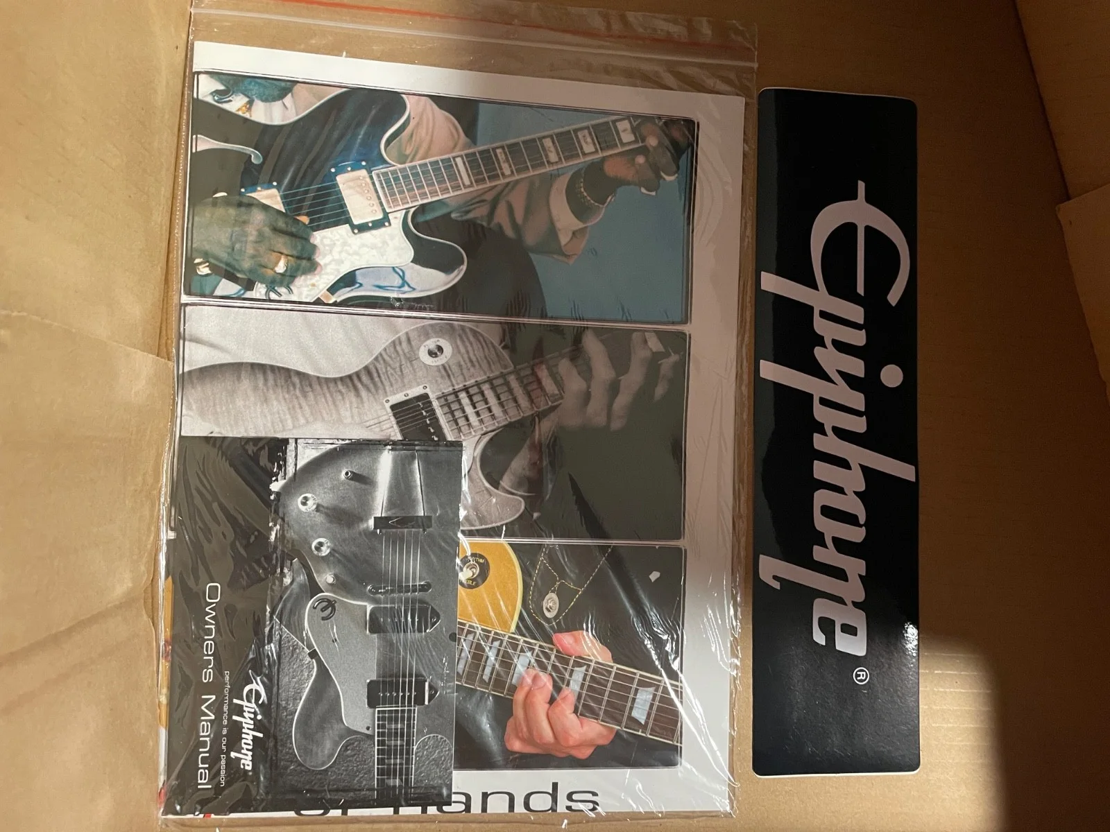luke bryan signed guitar authentication papers new in box, image 2