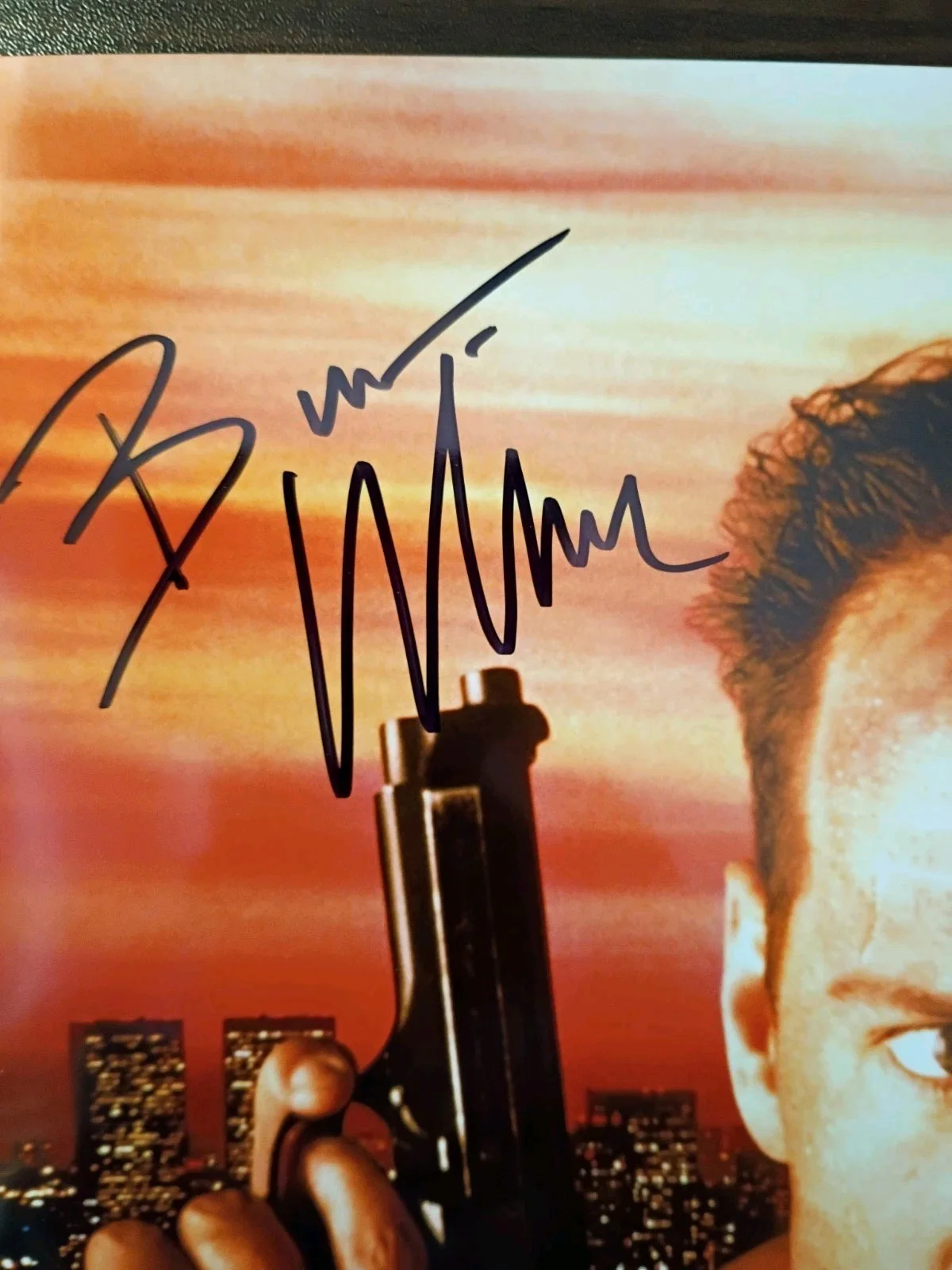 Bruce Willis — Bruce Willis Die Hard Signed 8x10 Photo COA W/Matching Numbered Sticker, image 3