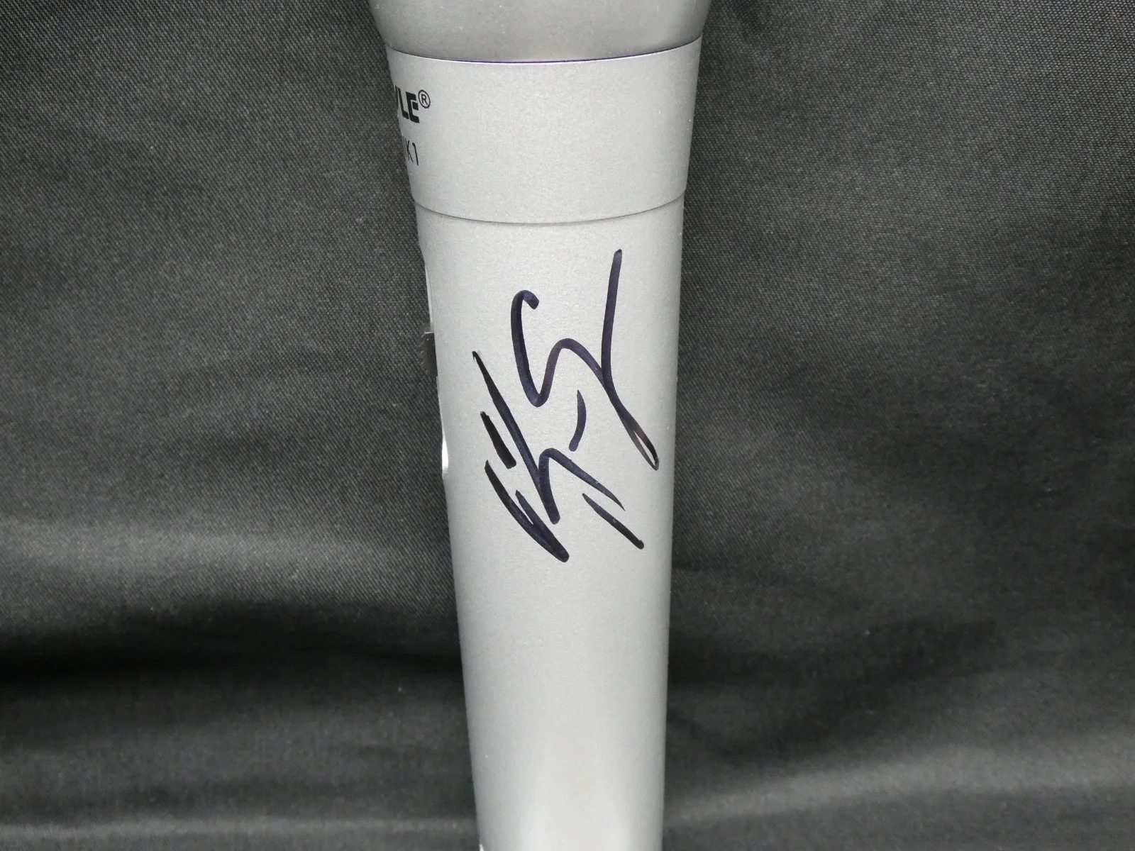 Morgan Evans Hand Signed Microphone JSA #CI44622 Country Music Mic, image 3