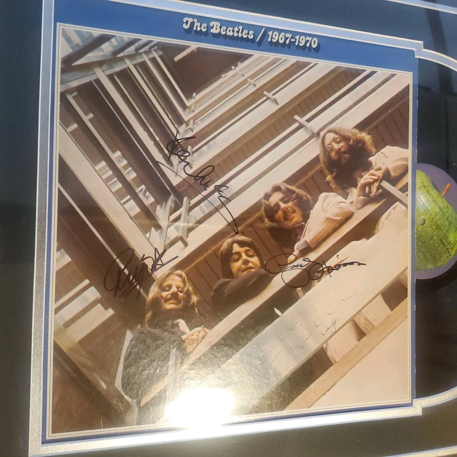The Beatles Blue Album Signed/Autographed X4 Vinyl LP Framed w/ COA, image 2