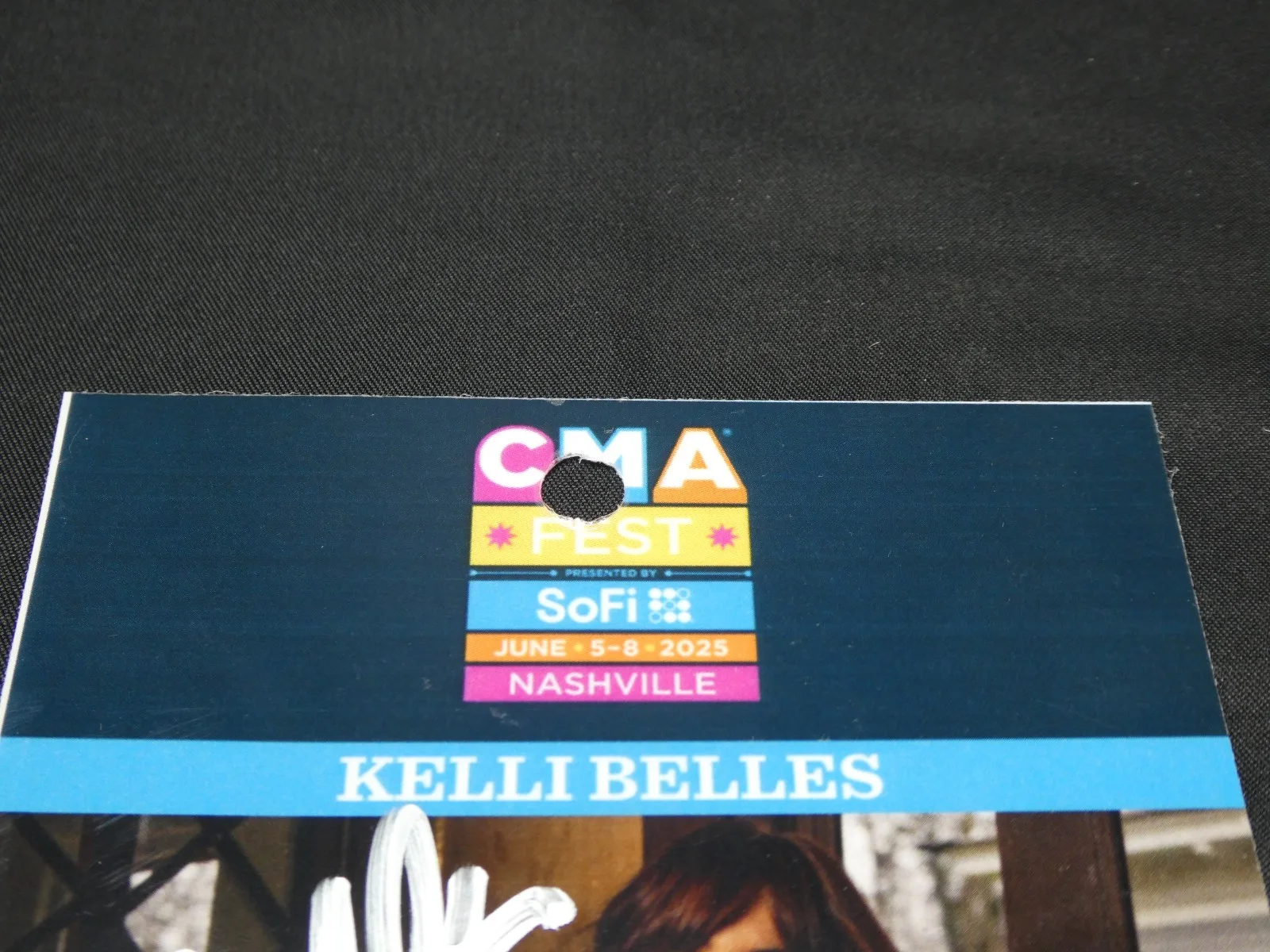 Kelli Belles Hand Signed CMA Fest Roper Laminated Pass Card Country Music Singer, изображение 5