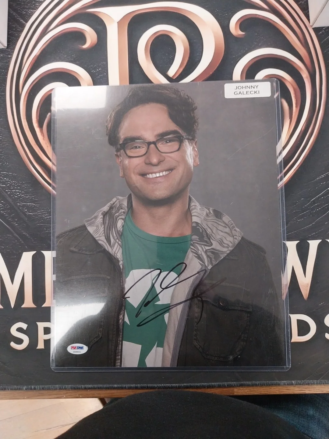 Johnny Galecki — PSA/DNA Authentic Johnny Galecki Signed 11"X14" Color Photo ~ Big Bang Theory