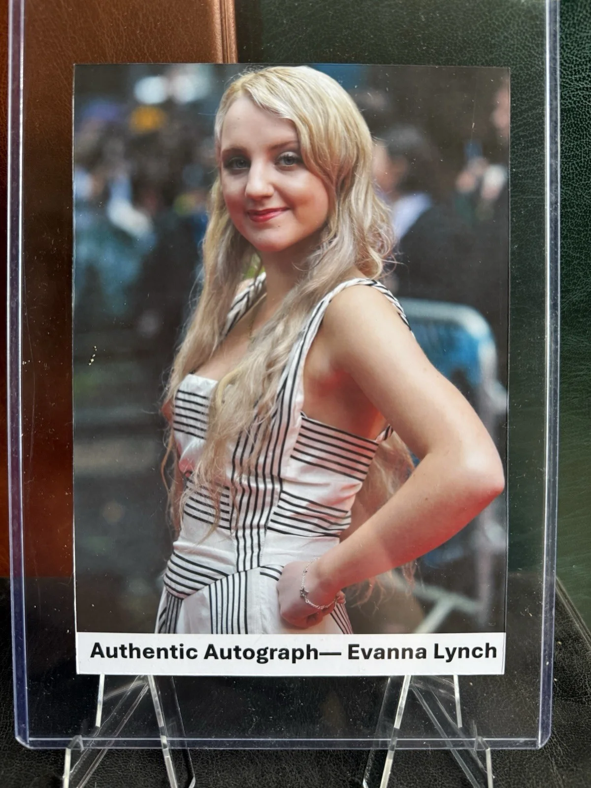 EVANNA LYNCH GENUINE SIGNED AUTOGRAPH IN 7X5 INCH CARD HARRY POTTER LIFE COA, image 2