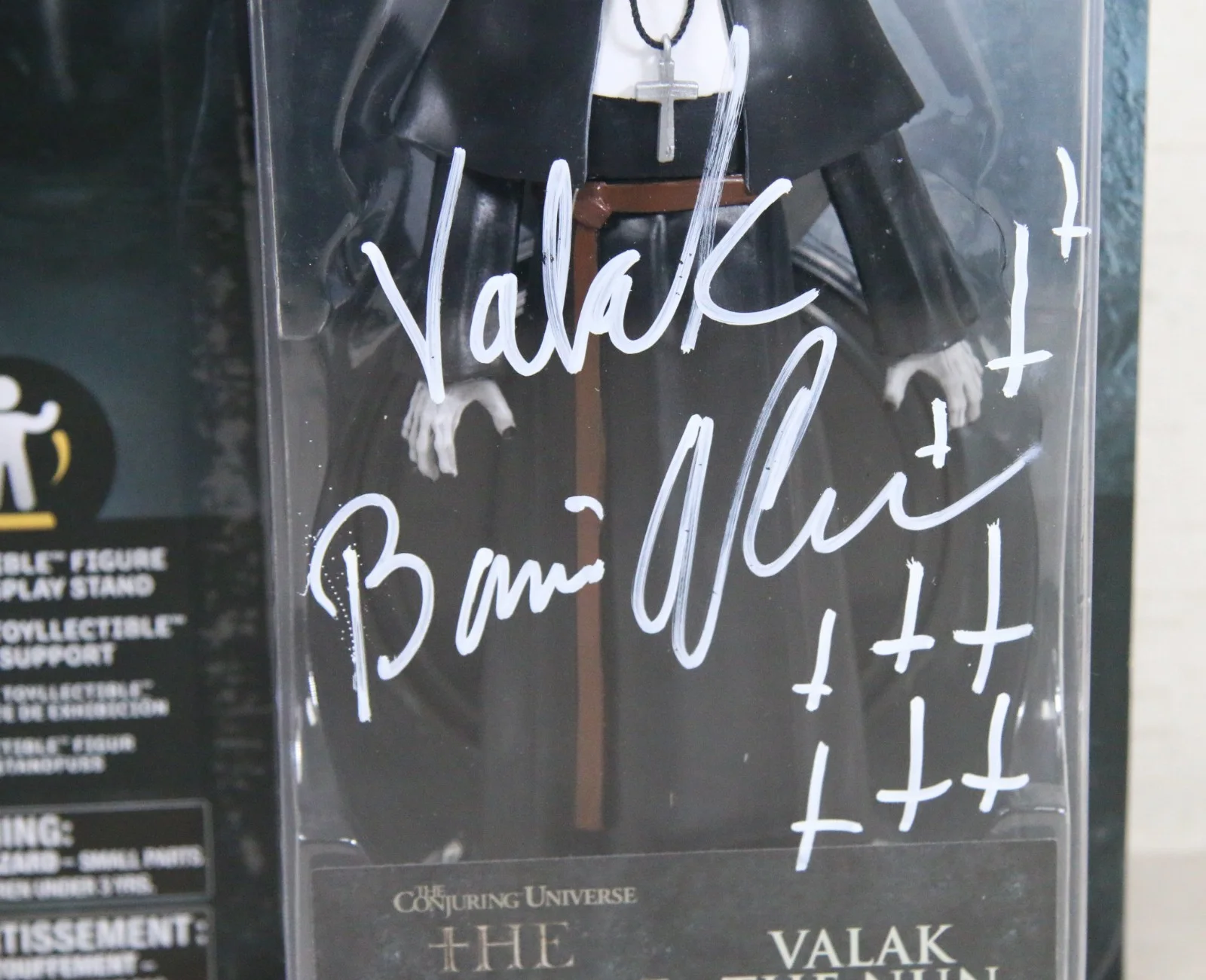 NEW Conjuring Valak The Nun BendyFigs Figure Bonnie Aarons Signed Autograph WOW, изображение 2