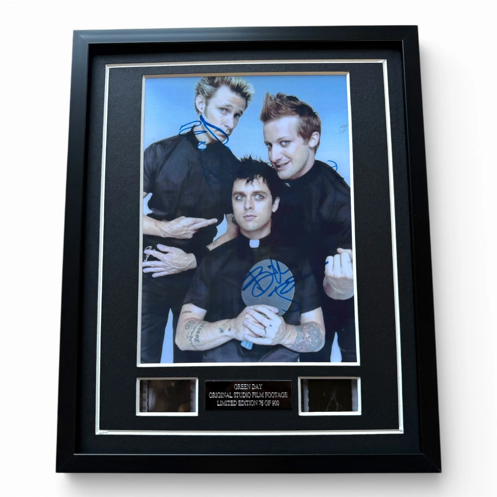 GREEN DAY SIGNED LIMITED EDITION FILM CELLS FRAMED MEMORABILIA INCLUDES COA, image 2
