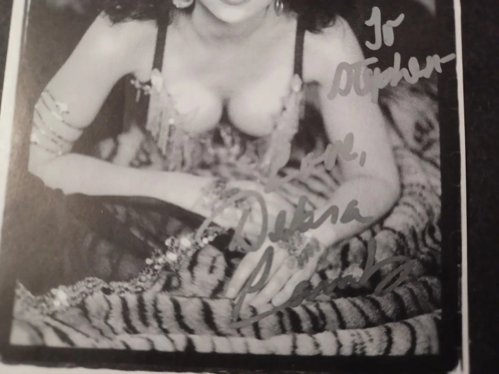 Debra Lamb Signed 3.5" x 5.25" Photo - Rock and the Money-Hungry Party Girls, изображение 2