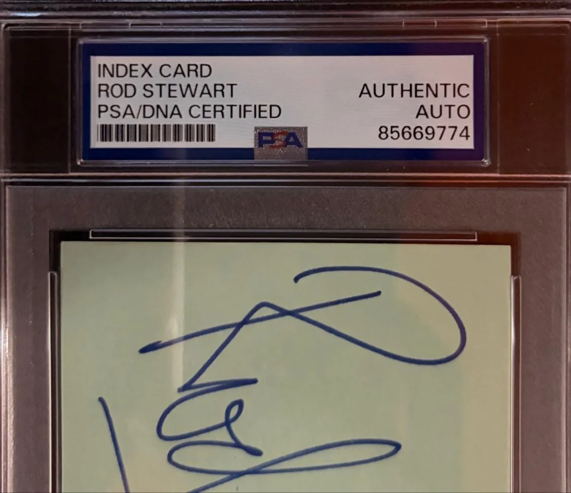 Rod Stewart — ROD STEWART SIGNED INDEX CARD PSA ENCAPSULATED HAVE YOU EVER SEEN THE RAIN FULL, изображение 3