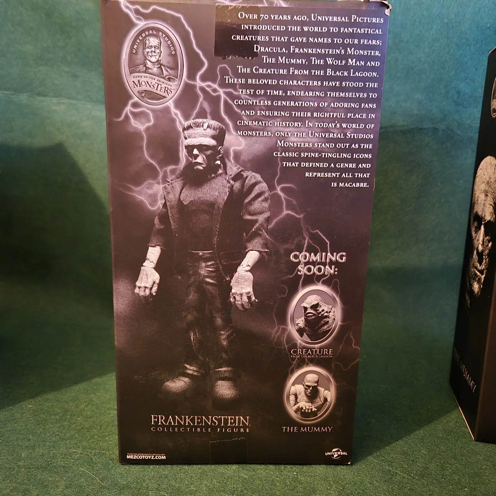 Mezco Universal Monsters Frankenstein’s Monster Collectible Figure Boxed, image 2