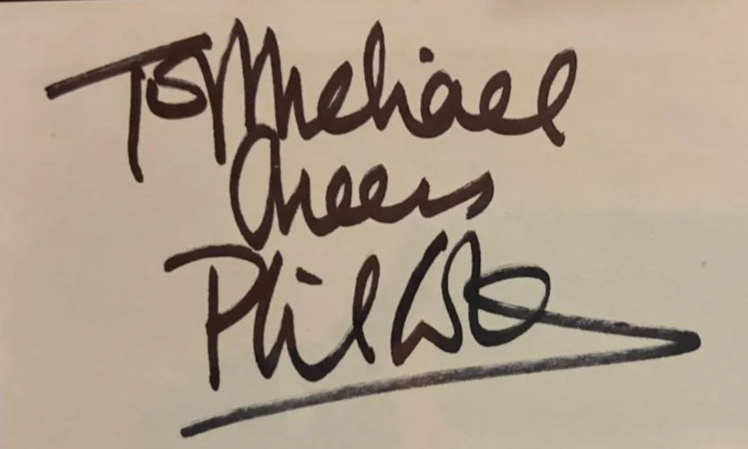 Phil Collins — PHIL COLLINS SIGNED INDEX CARD ENCAPSULATED PSA GENESIS BOTH SIDES OF STORY, изображение 2