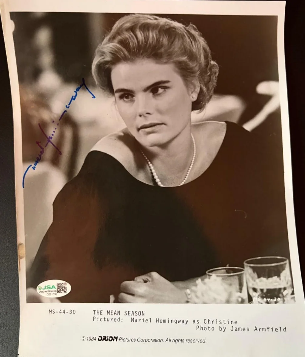 Mariel Hemingway — MARIEL HEMINGWAY SIGNED AUTOGRAPHED 8X10 PHOTO THE MEAN SEASON MANHATTAN JSA COA