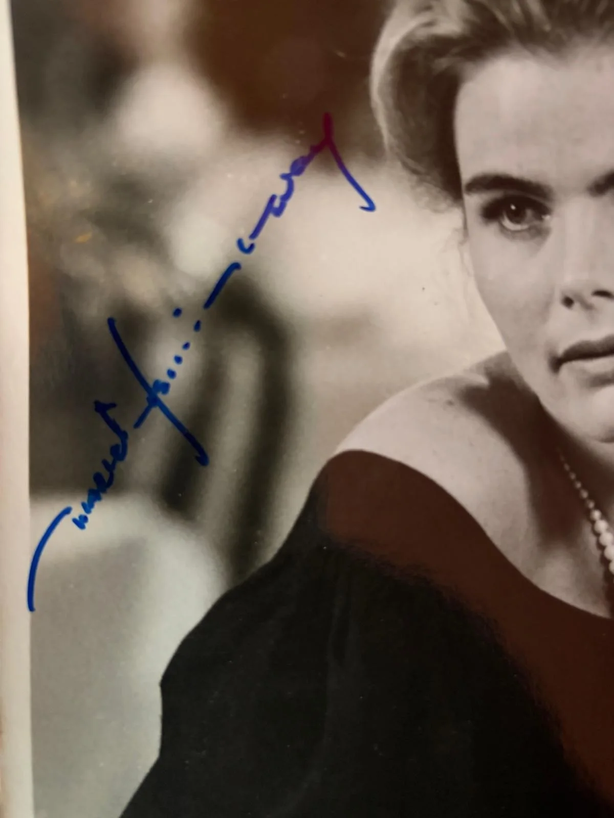 Mariel Hemingway — MARIEL HEMINGWAY SIGNED AUTOGRAPHED 8X10 PHOTO THE MEAN SEASON MANHATTAN JSA COA, image 3