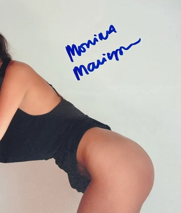 Monika Marciczkiewicz — Monika Marciczkiewicz 8x10 Autographed Signed Auto Photo Model Posing, изображение 2