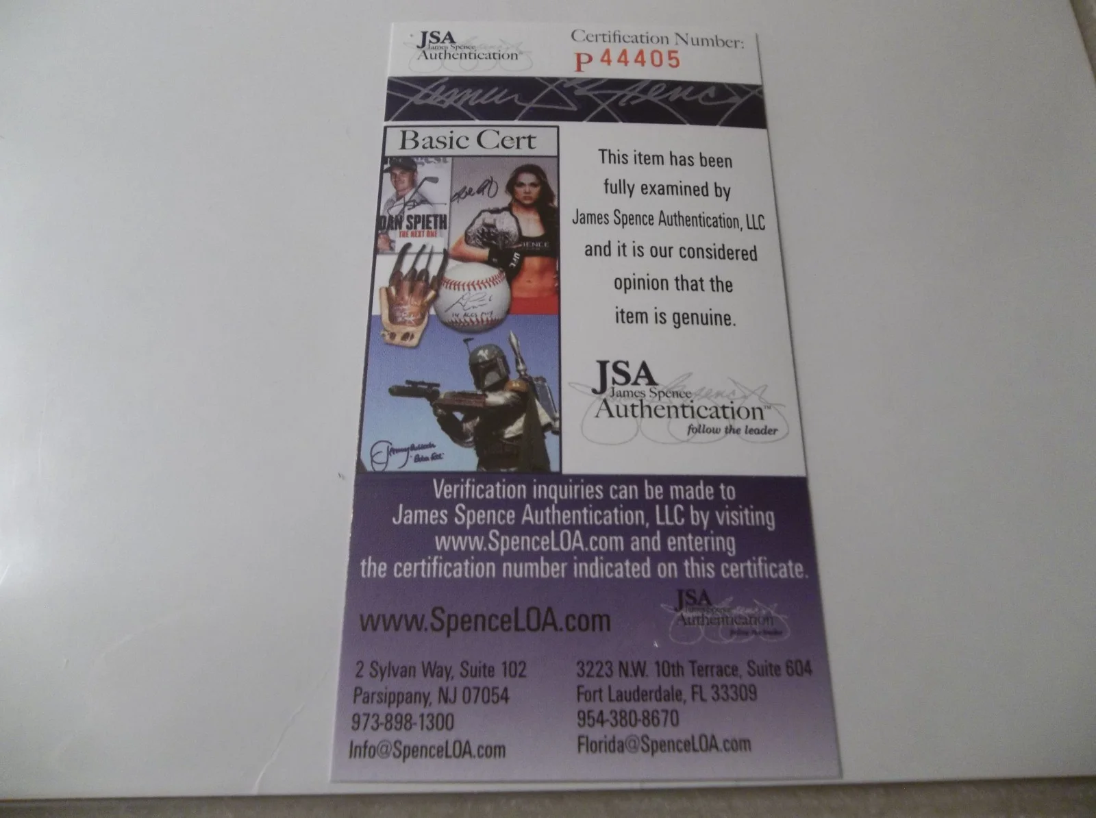 Dakota Fanning — Dakota Fanning - unique rare portrait - signed 8x10 color photo w/COA from JSA, изображение 2