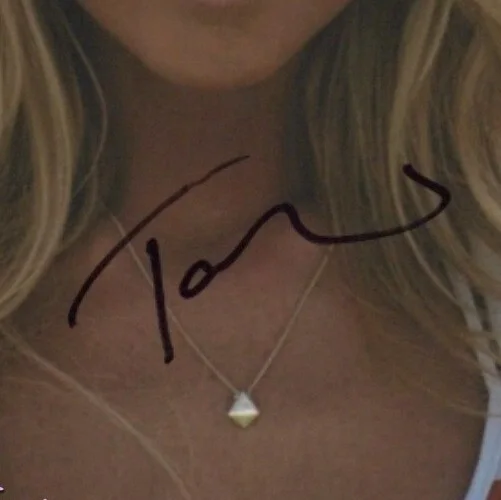 Tara Reid — Tara Reid From American Pie And urban Legend Signed 8x10 Photo w/COA, изображение 2