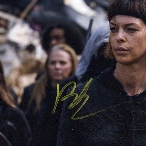 Pollyanna McIntosh — Pollyanna McIntosh As Jadis In The Walking Dead Signed 11x14 w/COA, image 2