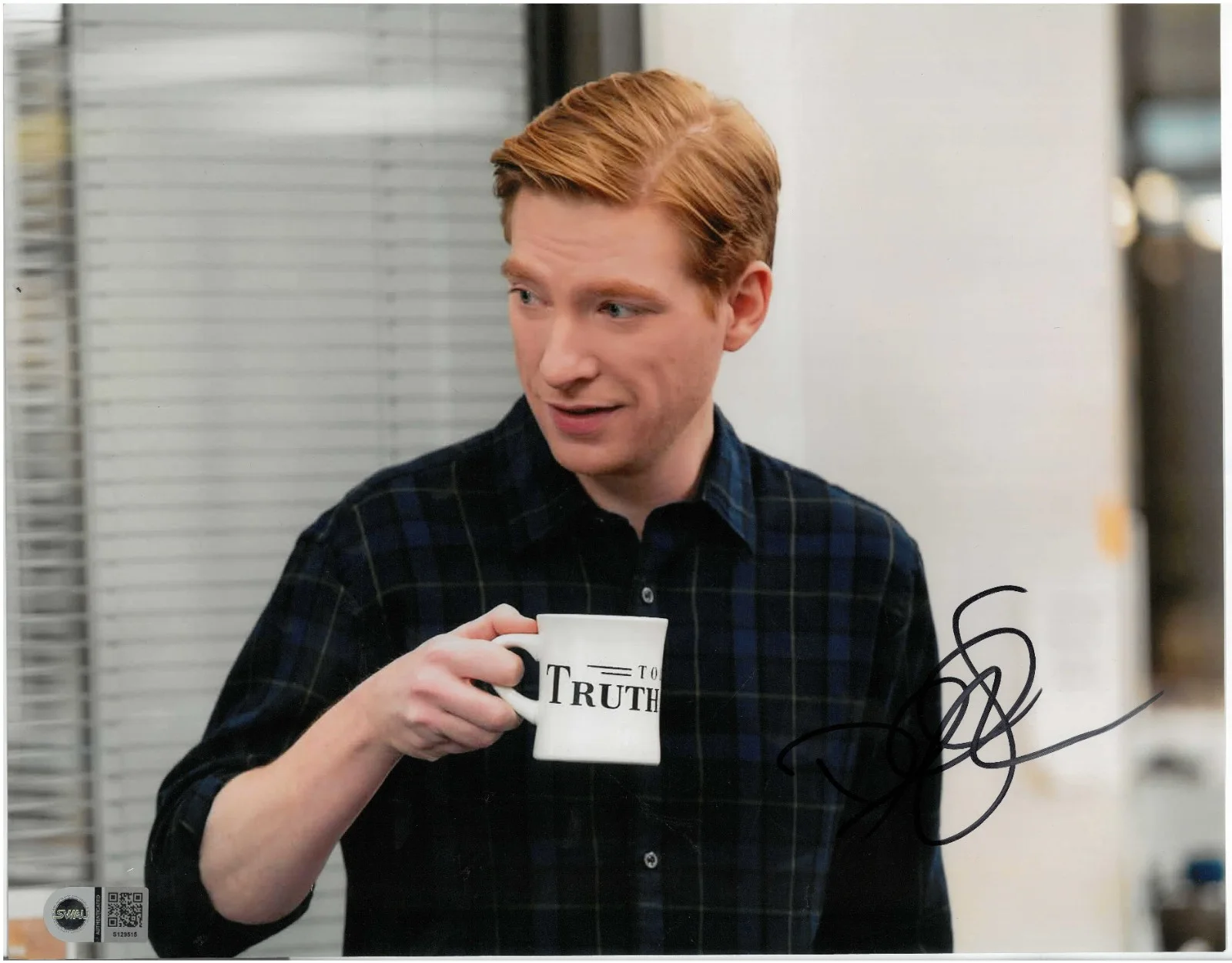 Domhnall Gleeson — Domhnall Gleeson Signed 11x14 Photo The Paper SWAU Authenticated RARE