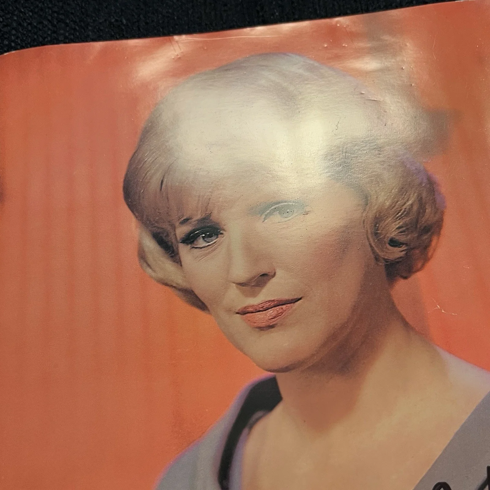 Majel Barrett — Majel Barrett Nurse Chapel Star Trek Signed Photo, изображение 2