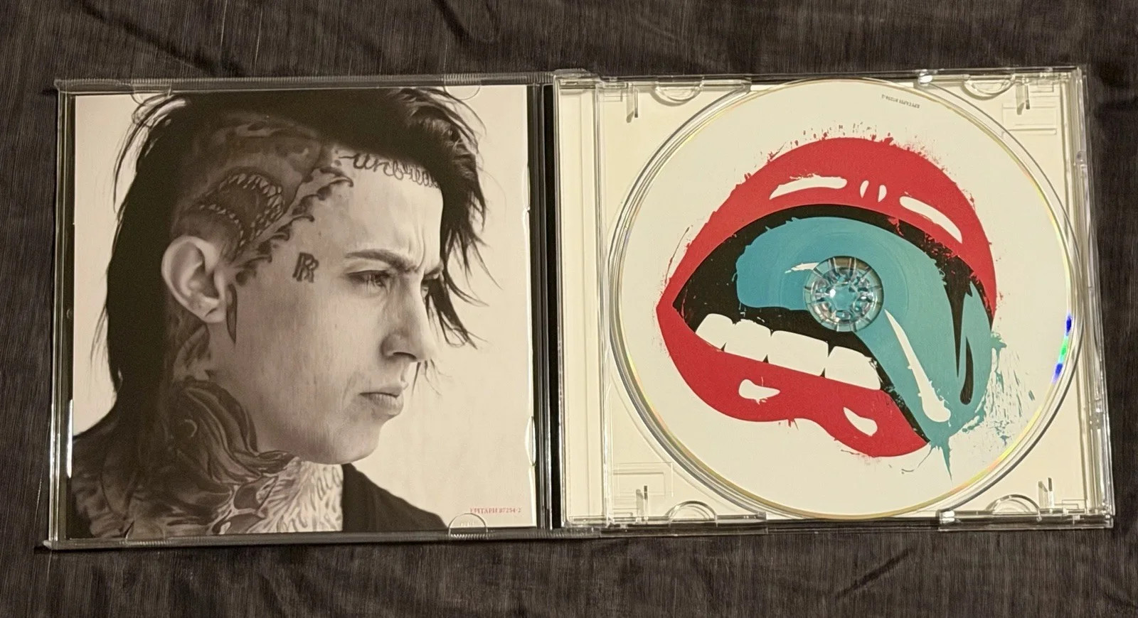 Falling In Reverse - Fashionably Late CD - **SIGNED** Ronnie Radke, image 4