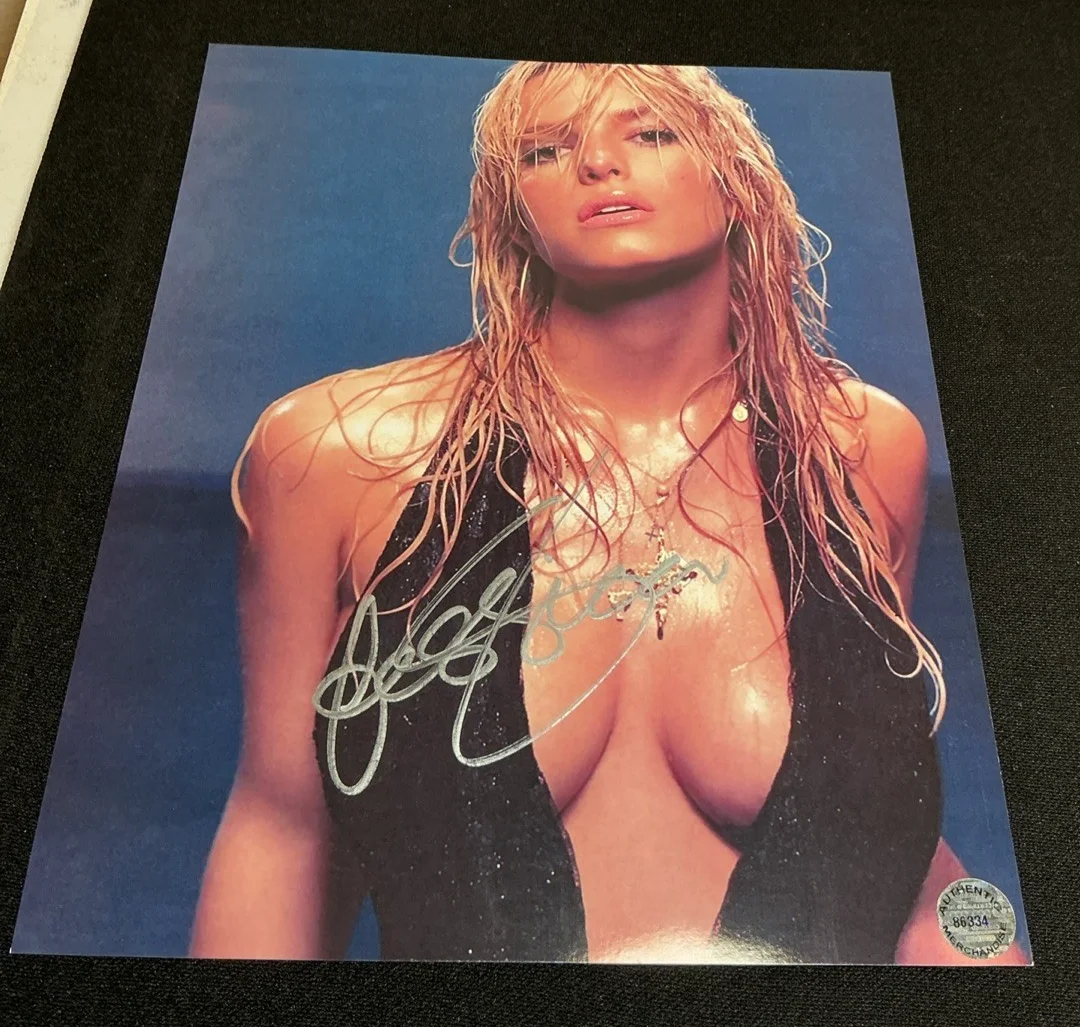 Jessica Simpson — JESSICA SIMPSON SIGNED 8x10 PHOTO SEXY HOT SINGER ACTRESS AUTOGRAPHED w/ COA