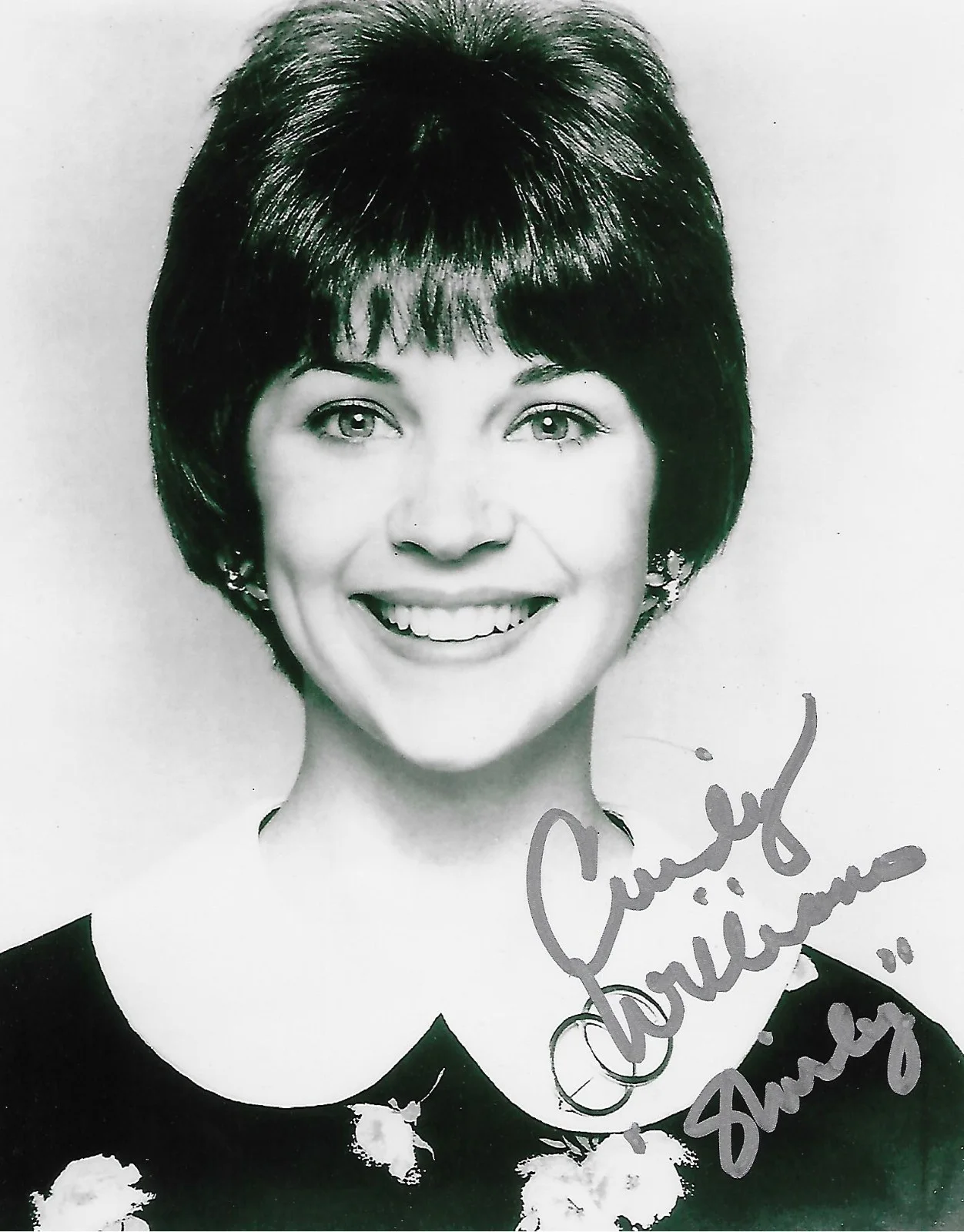 Cindy Williams — Cindy Williams signed 8x10 photo American Graffiti Actor Movies COA LOOK!
