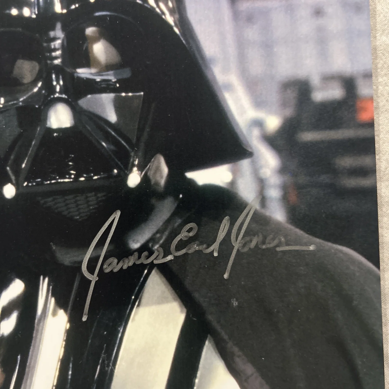 JAMES EARL JONES — JAMES EARL JONES AUTOGRAPHED STAR WARS DARTH VADER 8X10 PHOTO, image 2