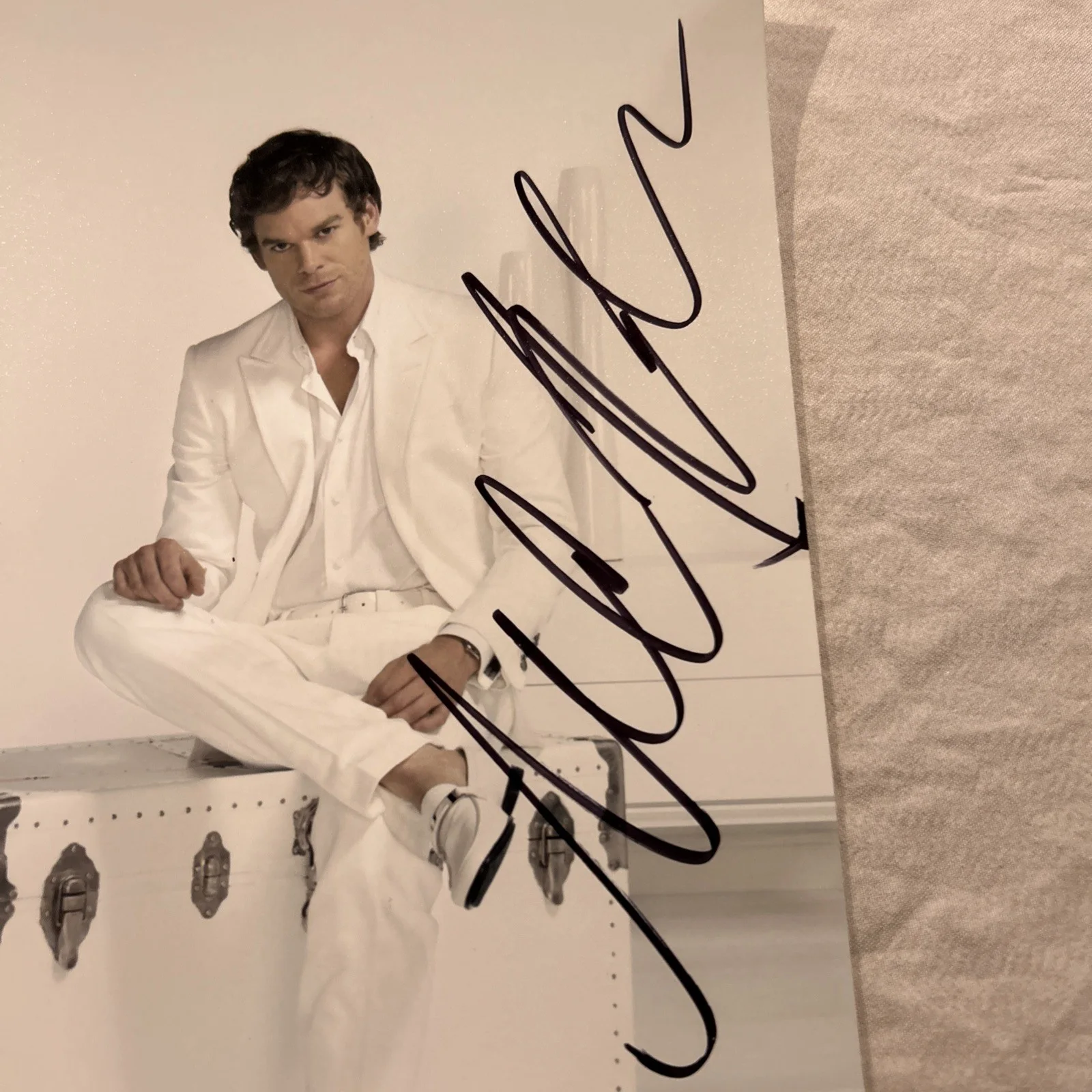 MICHAEL C HALL — MICHAEL C. HALL Signed 8x10 DEXTER Photo, image 2