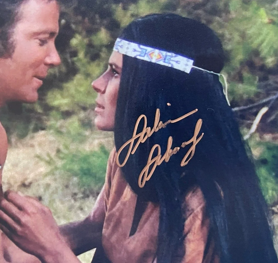 Sabrina Scharf — Sabrina Scharf Authentic Hand Signed 8x10 Photo Autograph, Star Trek, изображение 2